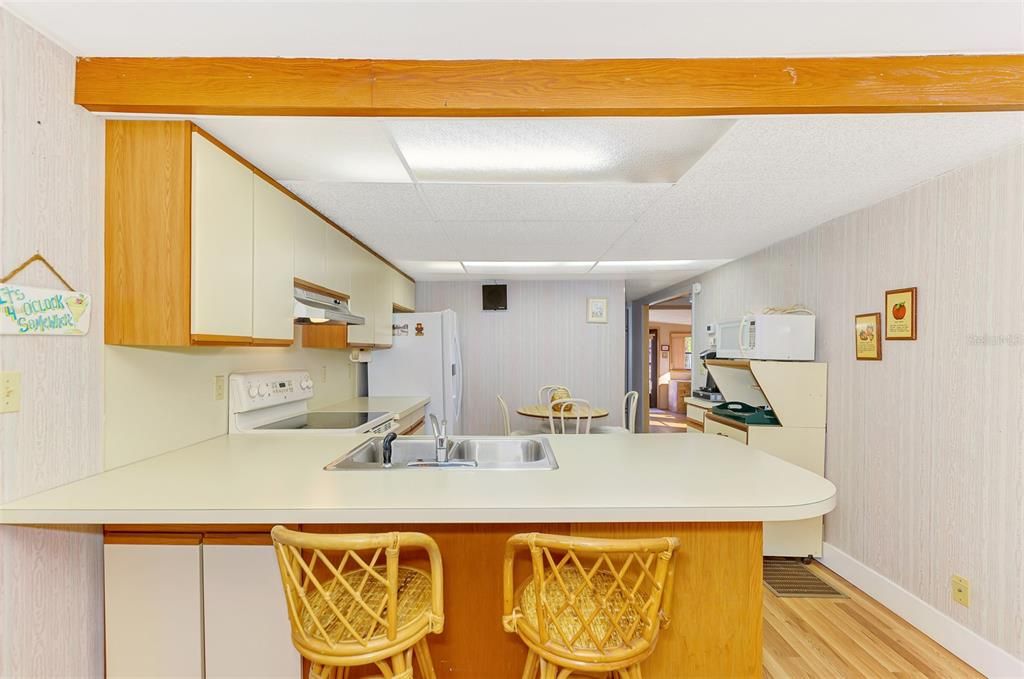 待售: $139,900 (2 贝兹, 2 浴室, 732 平方英尺)