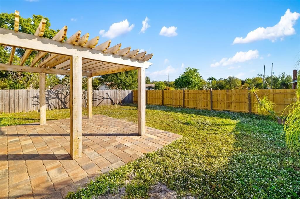 待售: $369,000 (2 贝兹, 1 浴室, 964 平方英尺)