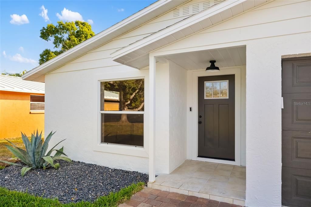 待售: $369,000 (2 贝兹, 1 浴室, 964 平方英尺)