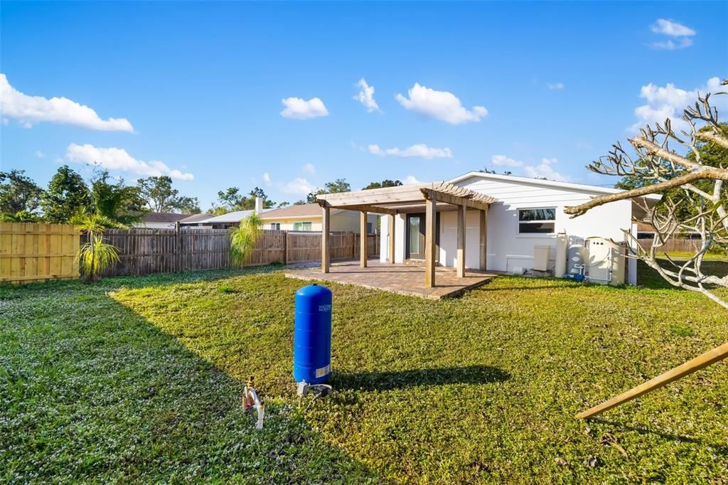 待售: $369,000 (2 贝兹, 1 浴室, 964 平方英尺)