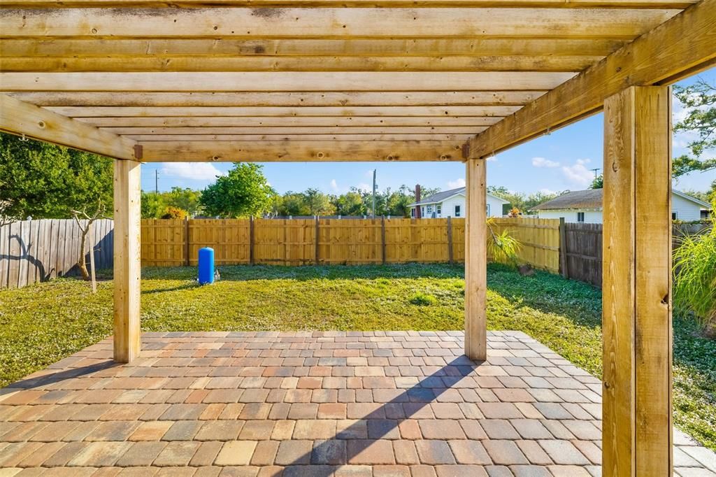 待售: $369,000 (2 贝兹, 1 浴室, 964 平方英尺)