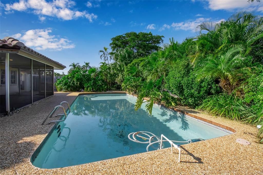 For Sale: $1,850,000 (4 beds, 2 baths, 2365 Square Feet)