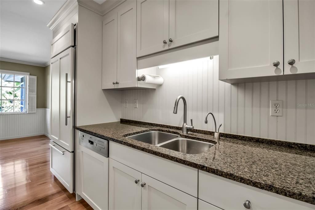 For Sale: $1,850,000 (4 beds, 2 baths, 2365 Square Feet)