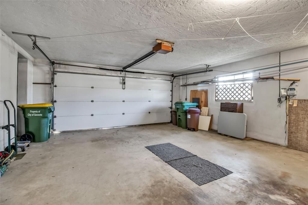 For Sale: $1,850,000 (4 beds, 2 baths, 2365 Square Feet)