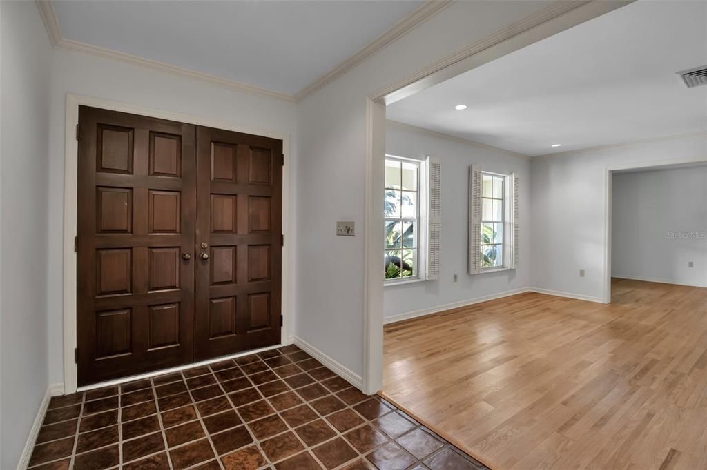 For Sale: $1,850,000 (4 beds, 2 baths, 2365 Square Feet)