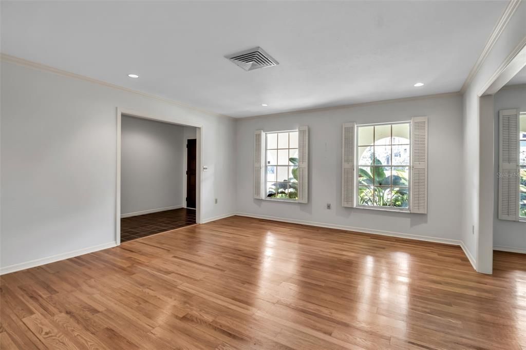 For Sale: $1,850,000 (4 beds, 2 baths, 2365 Square Feet)