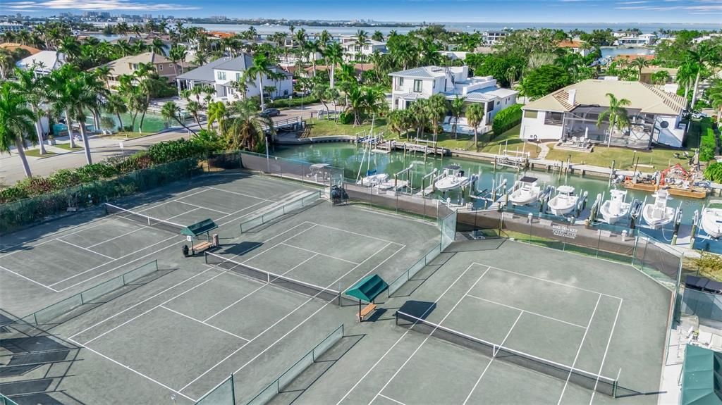 For Sale: $1,850,000 (4 beds, 2 baths, 2365 Square Feet)