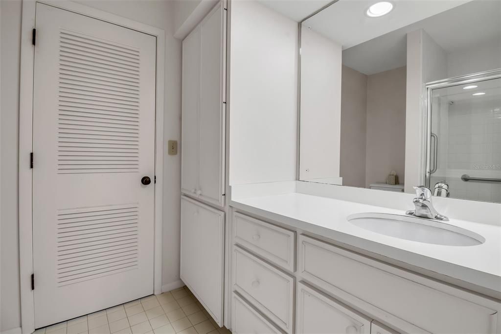 For Sale: $1,850,000 (4 beds, 2 baths, 2365 Square Feet)