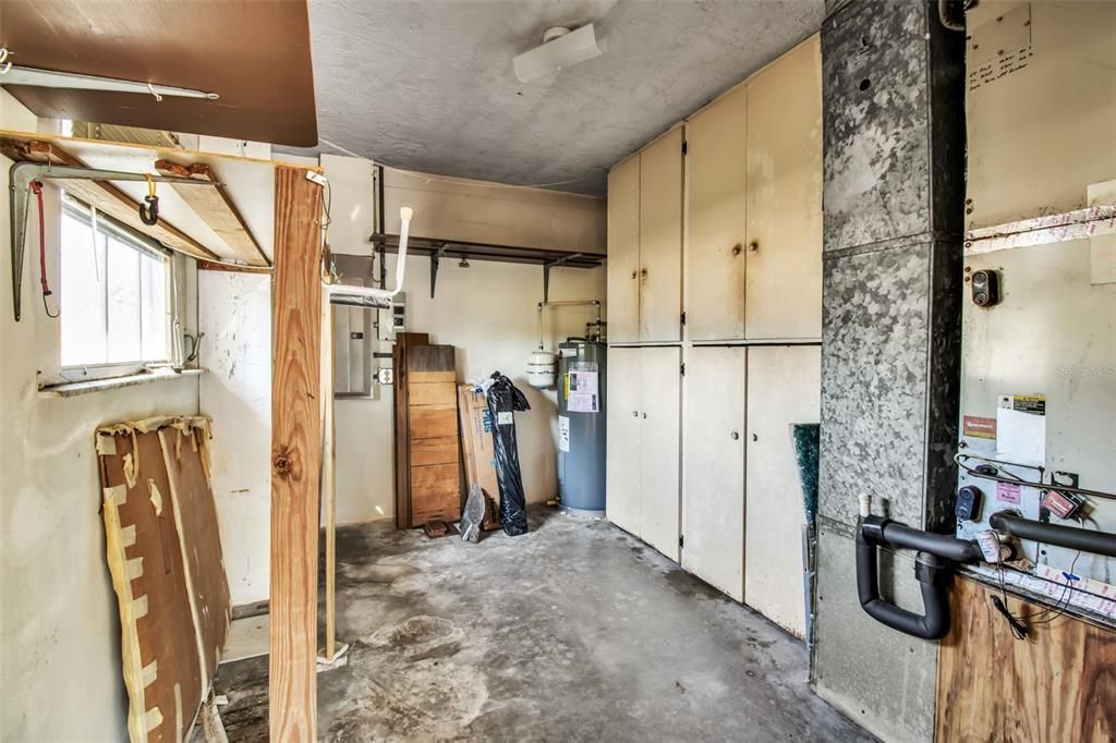 For Sale: $1,850,000 (4 beds, 2 baths, 2365 Square Feet)