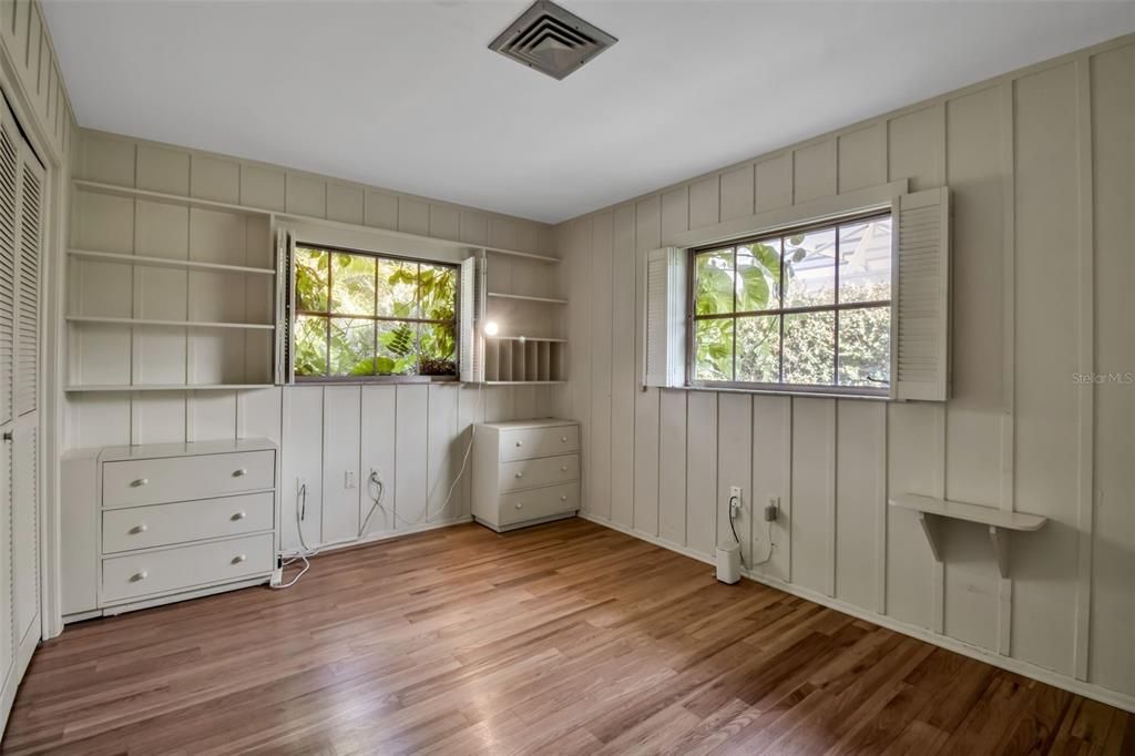 For Sale: $1,850,000 (4 beds, 2 baths, 2365 Square Feet)