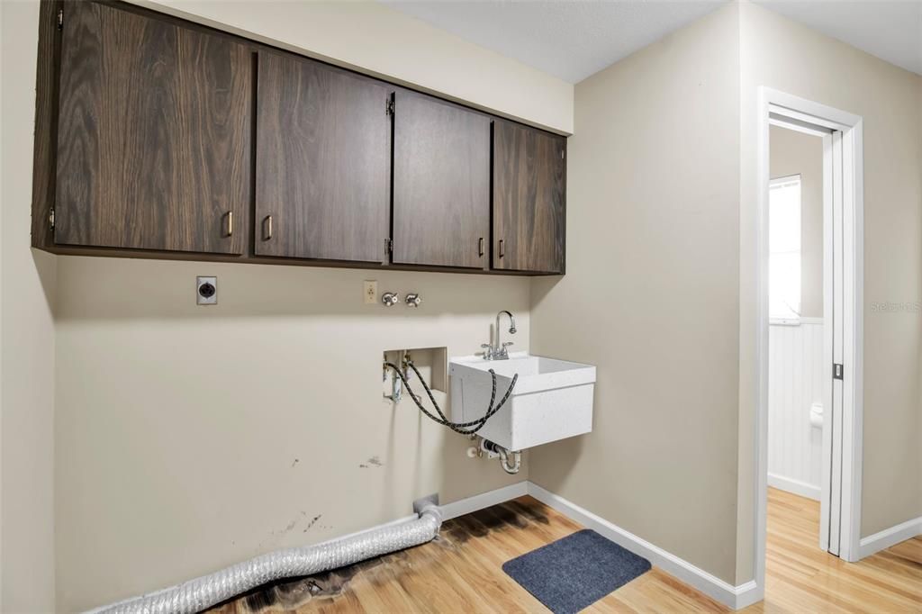 For Sale: $1,850,000 (4 beds, 2 baths, 2365 Square Feet)