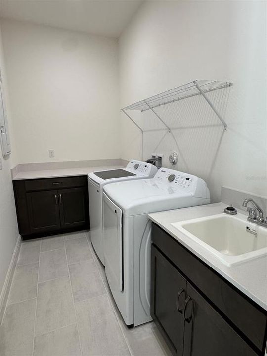 For Sale: $587,000 (4 beds, 3 baths, 2275 Square Feet)