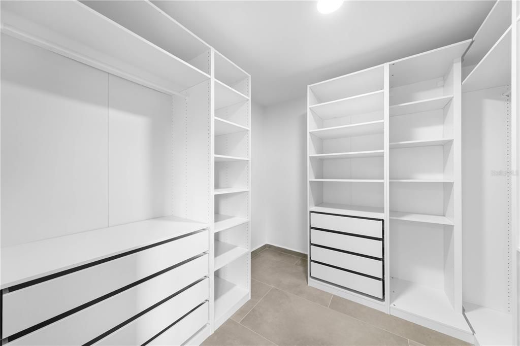 На продажу: $3,500,000 (5 спален, 5 ванн, 6185.24 Квадратных фут)