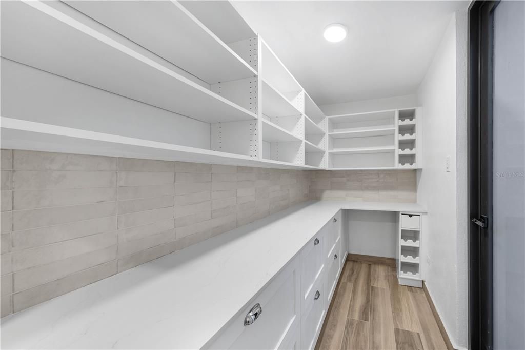 На продажу: $3,500,000 (5 спален, 5 ванн, 6185.24 Квадратных фут)