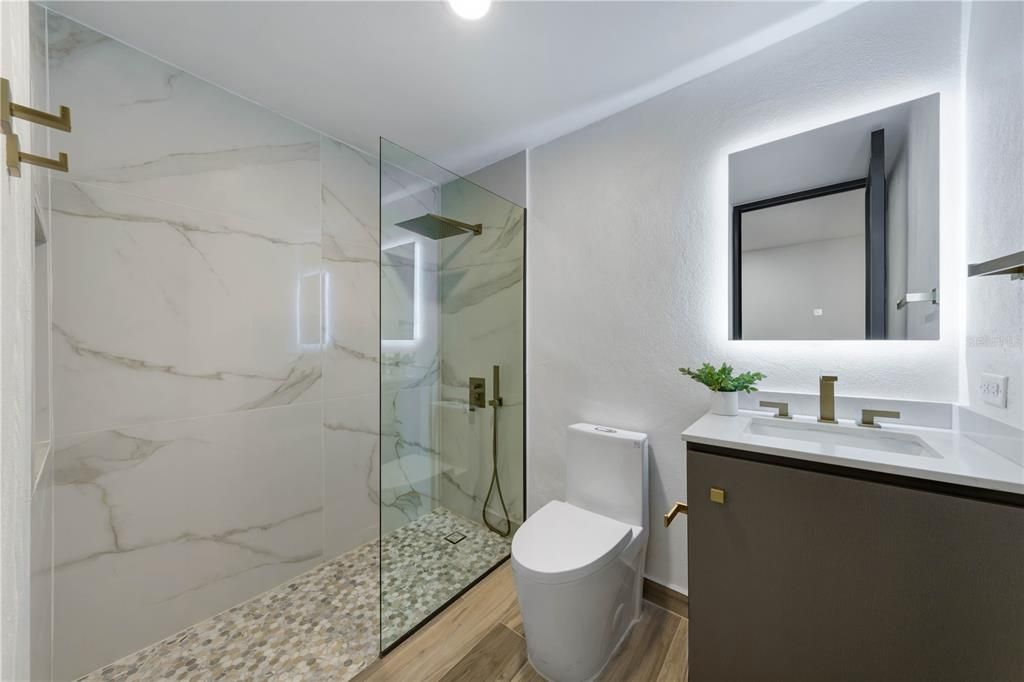 На продажу: $3,500,000 (5 спален, 5 ванн, 6185.24 Квадратных фут)