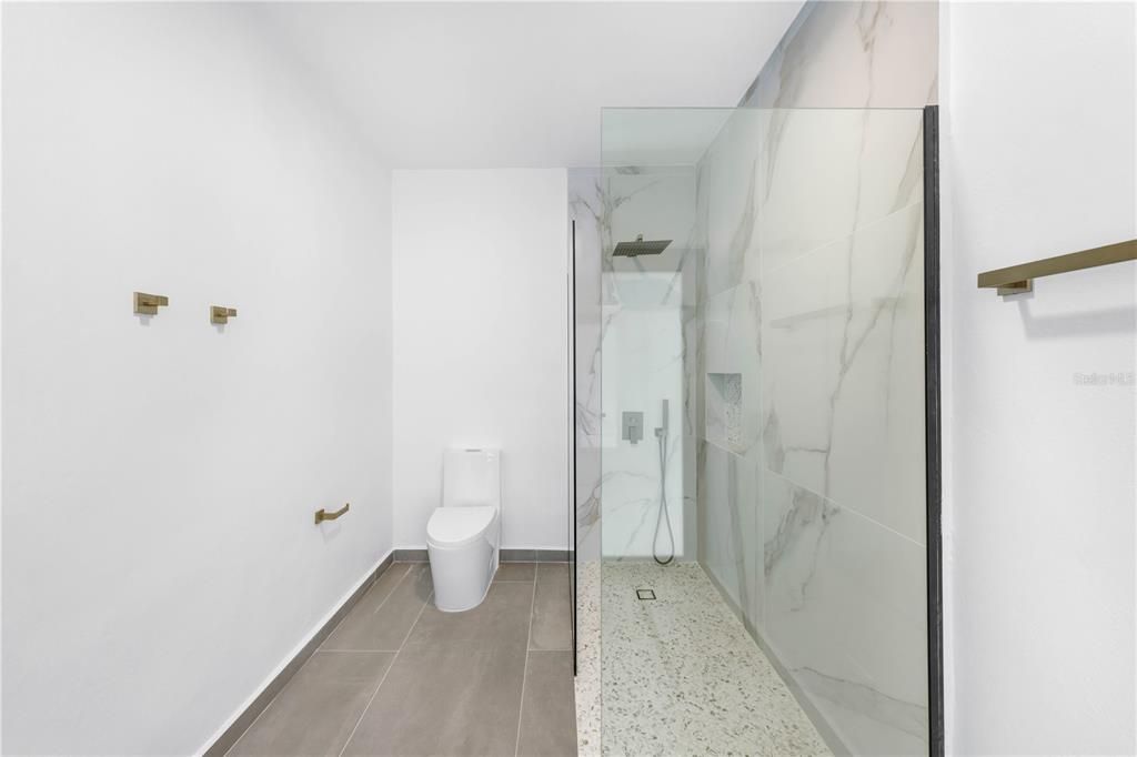 На продажу: $3,500,000 (5 спален, 5 ванн, 6185.24 Квадратных фут)