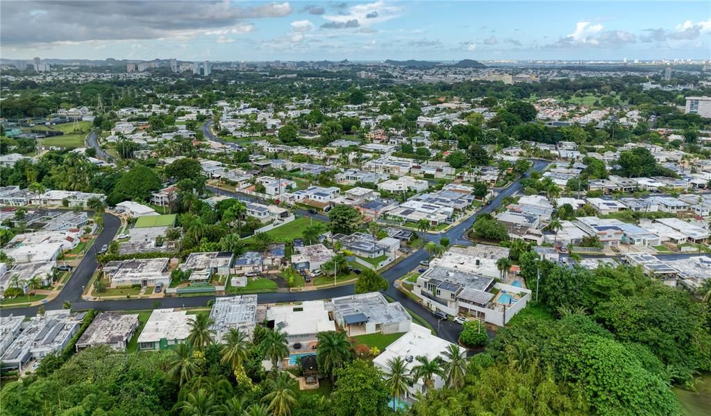 На продажу: $3,500,000 (5 спален, 5 ванн, 6185.24 Квадратных фут)