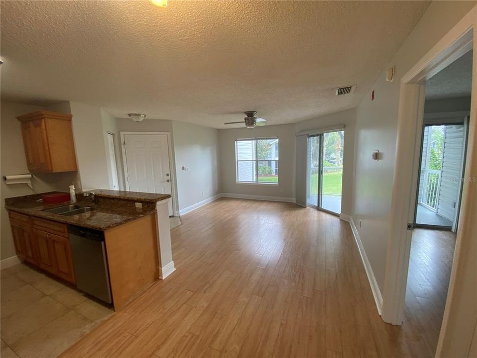 В аренду: $1,399 (1 спален, 1 ванн, 648 Квадратных фут)