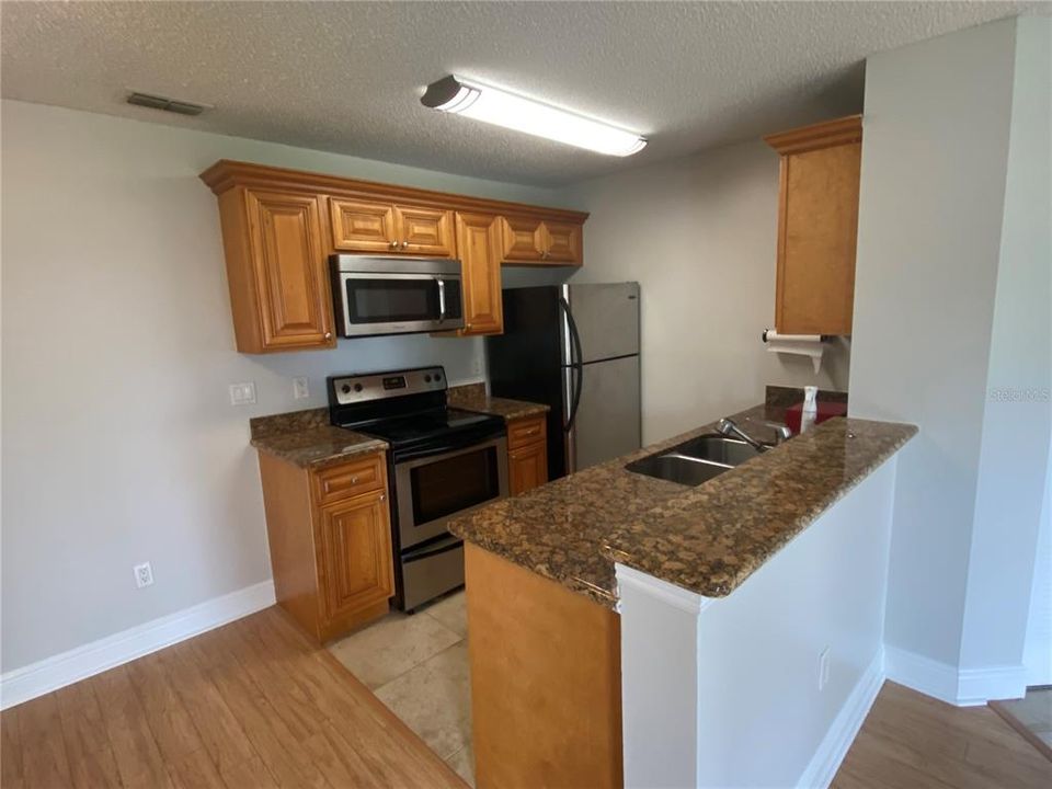 В аренду: $1,399 (1 спален, 1 ванн, 648 Квадратных фут)