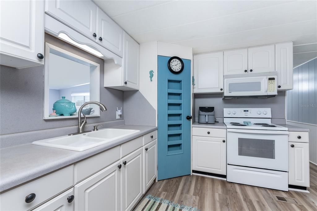 En Venta: $299,000 (2 camas, 2 baños, 1008 Pies cuadrados)