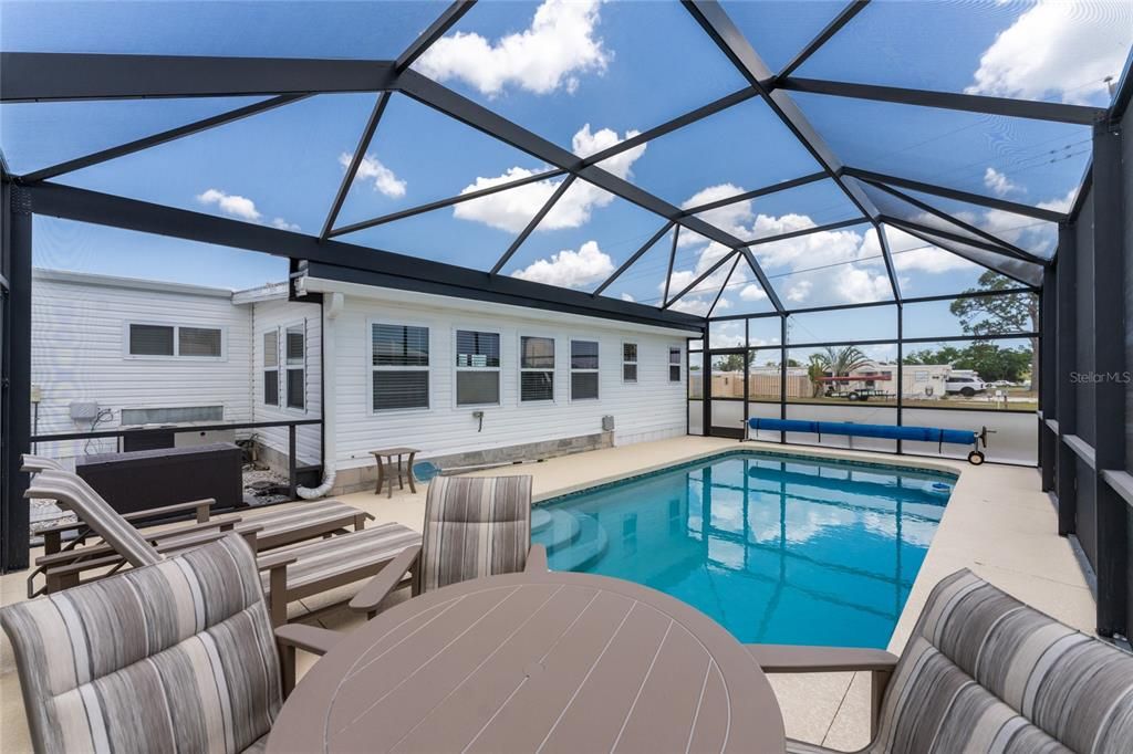 En Venta: $299,000 (2 camas, 2 baños, 1008 Pies cuadrados)