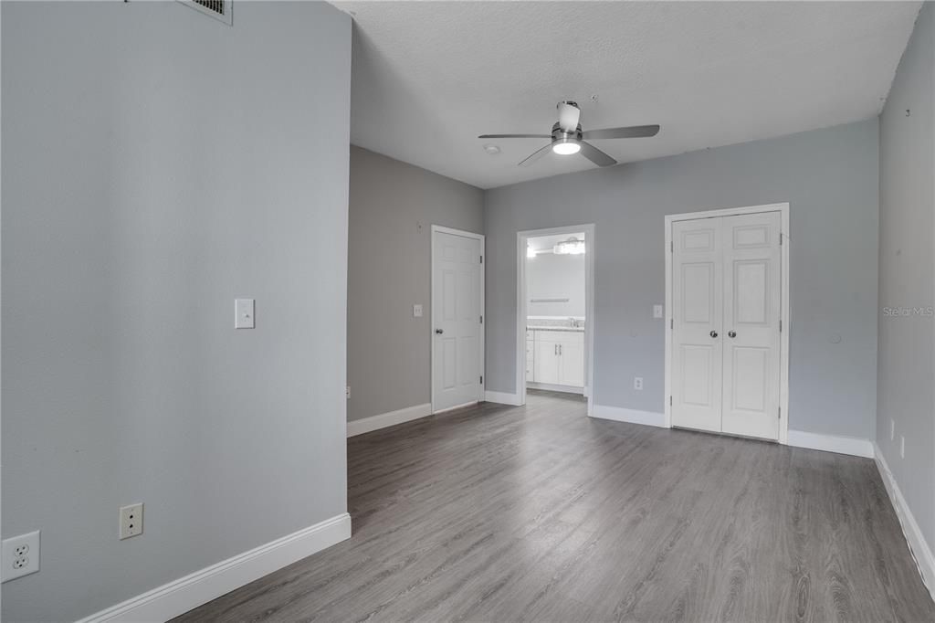 出租: $2,350 (2 贝兹, 2 浴室, 1170 平方英尺)