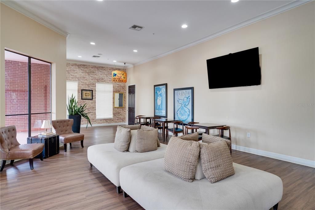 出租: $2,350 (2 贝兹, 2 浴室, 1170 平方英尺)