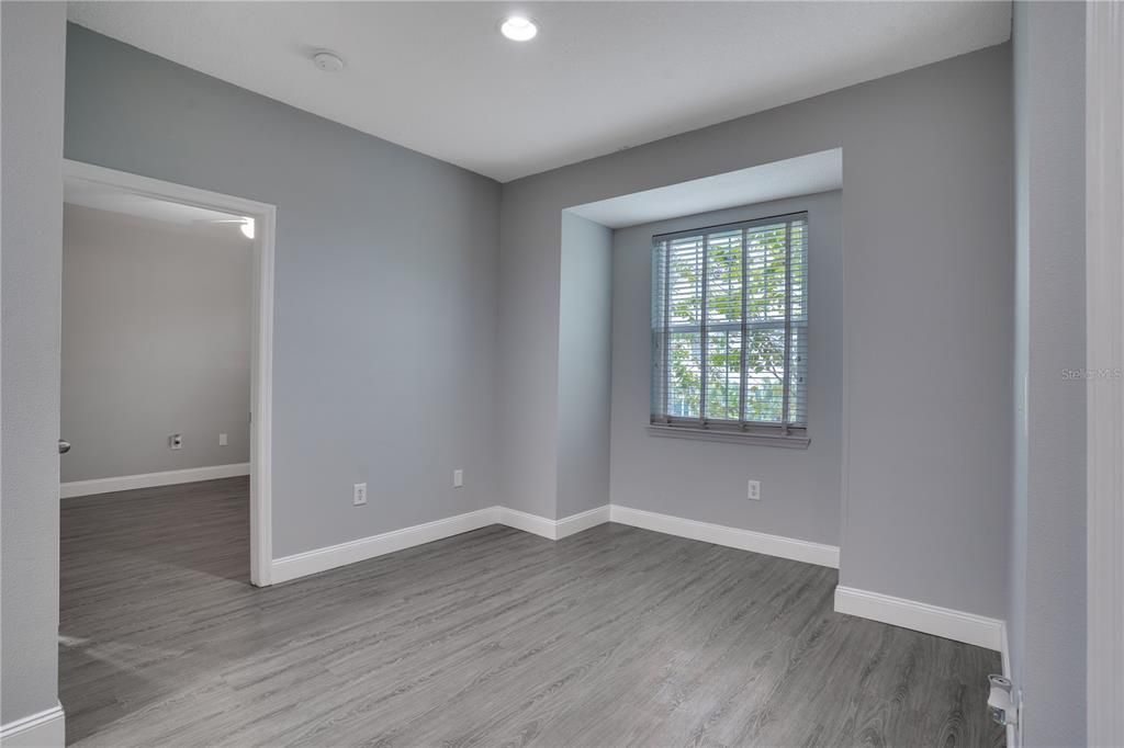 出租: $2,350 (2 贝兹, 2 浴室, 1170 平方英尺)