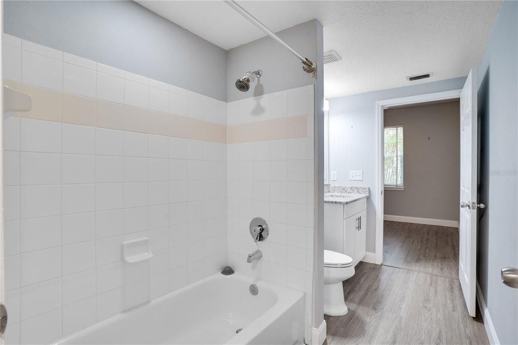 出租: $2,350 (2 贝兹, 2 浴室, 1170 平方英尺)