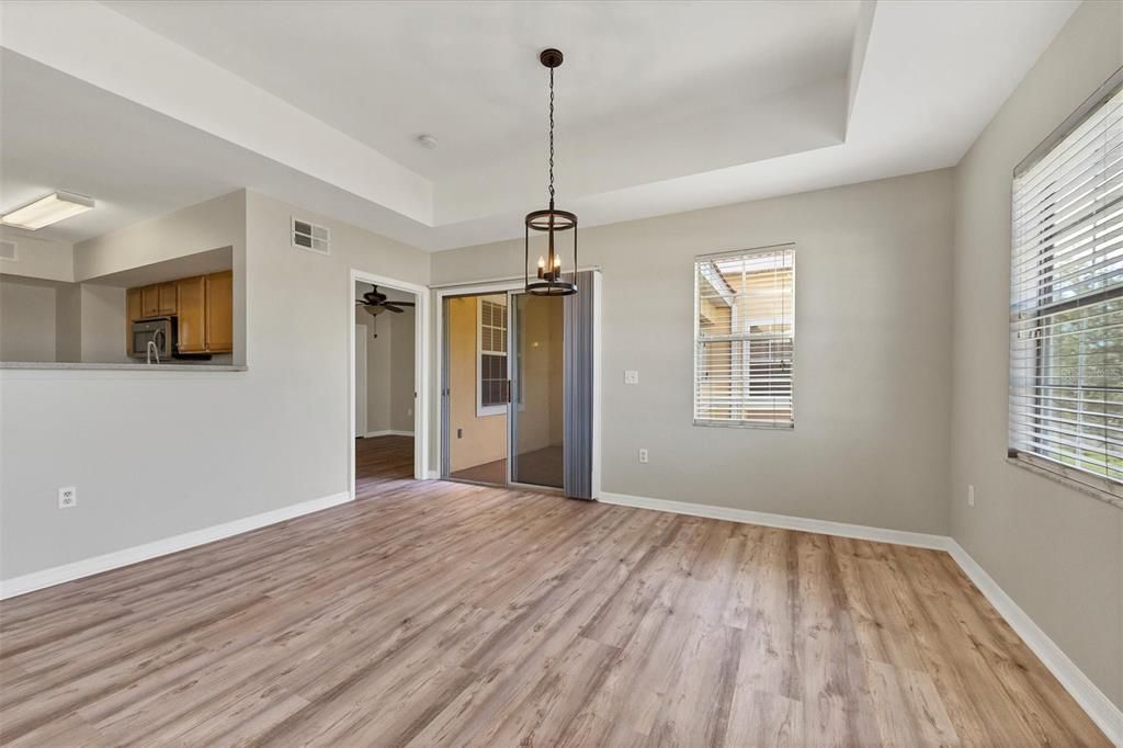 出租: $1,800 (2 贝兹, 2 浴室, 1058 平方英尺)