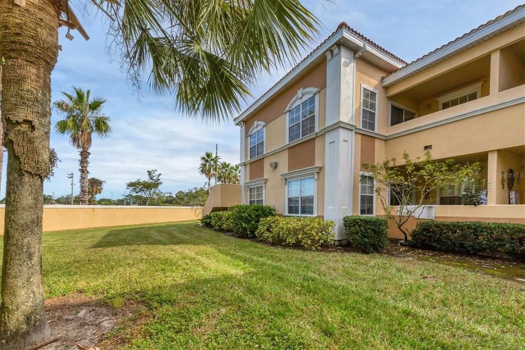 出租: $1,800 (2 贝兹, 2 浴室, 1058 平方英尺)