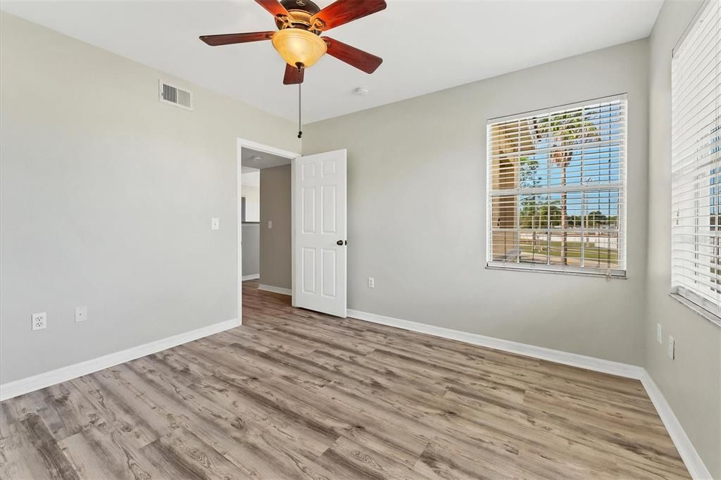 出租: $1,800 (2 贝兹, 2 浴室, 1058 平方英尺)