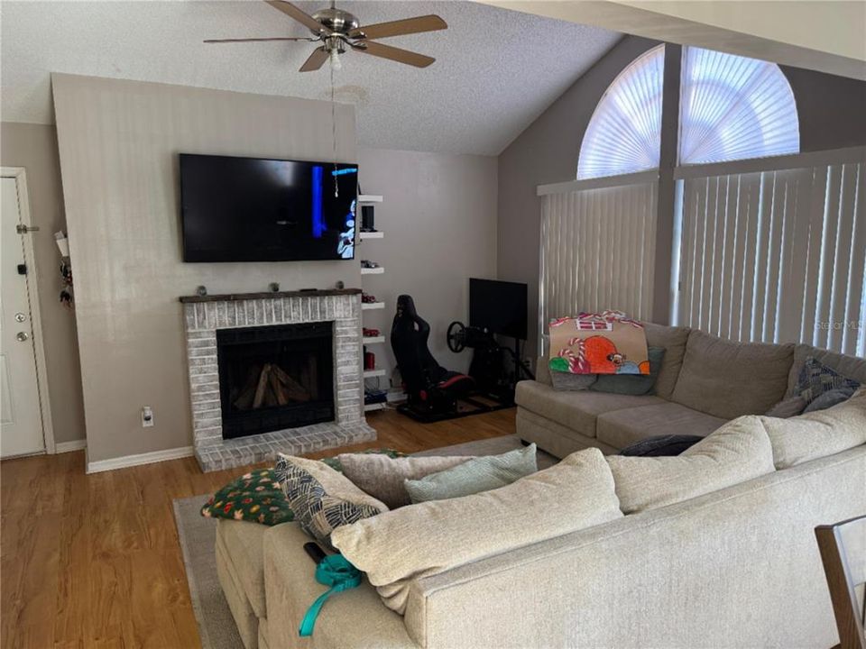 En Renta: $2,100 (3 camas, 2 baños, 1166 Pies cuadrados)