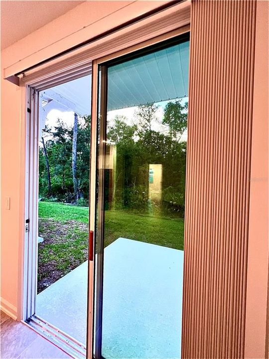 出租: $2,200 (3 贝兹, 2 浴室, 1797 平方英尺)