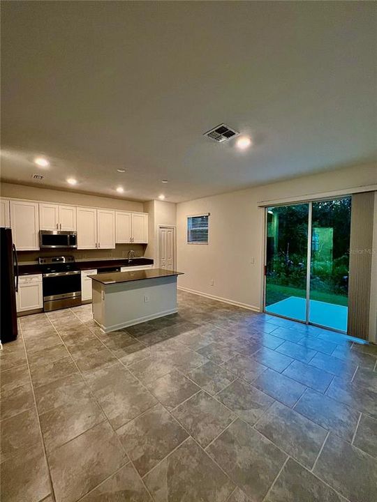 出租: $2,200 (3 贝兹, 2 浴室, 1797 平方英尺)