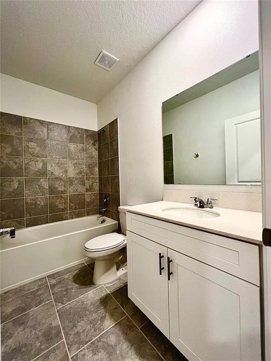 出租: $2,200 (3 贝兹, 2 浴室, 1797 平方英尺)