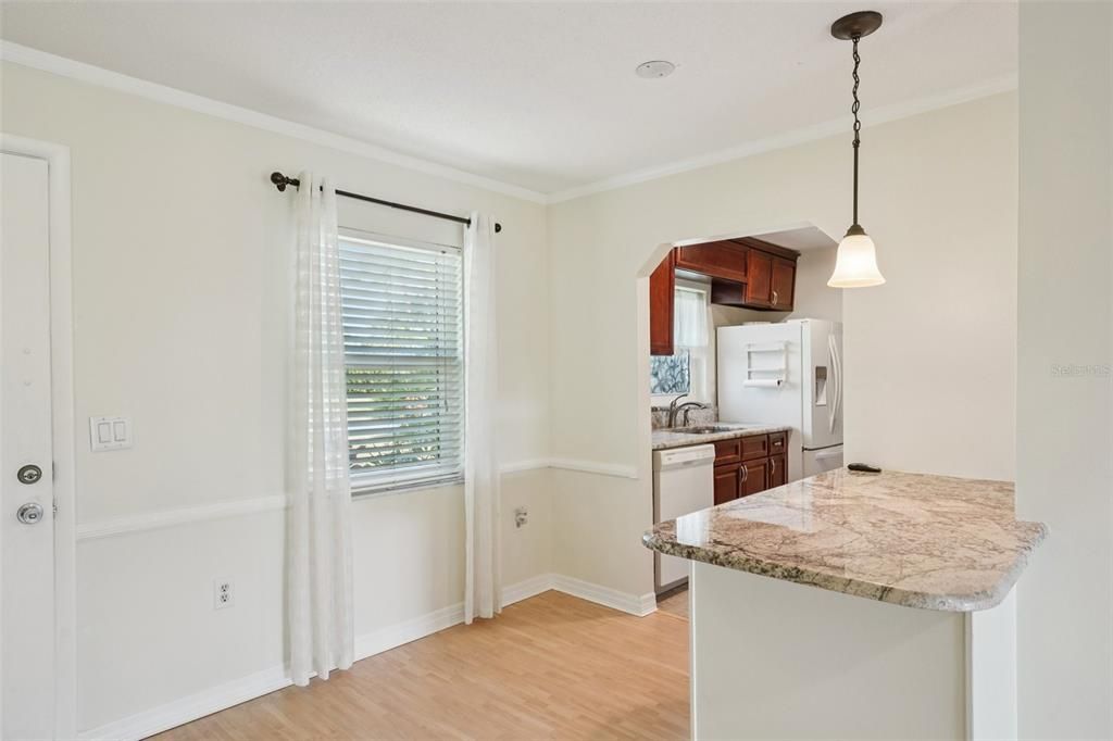 For Sale: $171,500 (1 beds, 1 baths, 784 Square Feet)