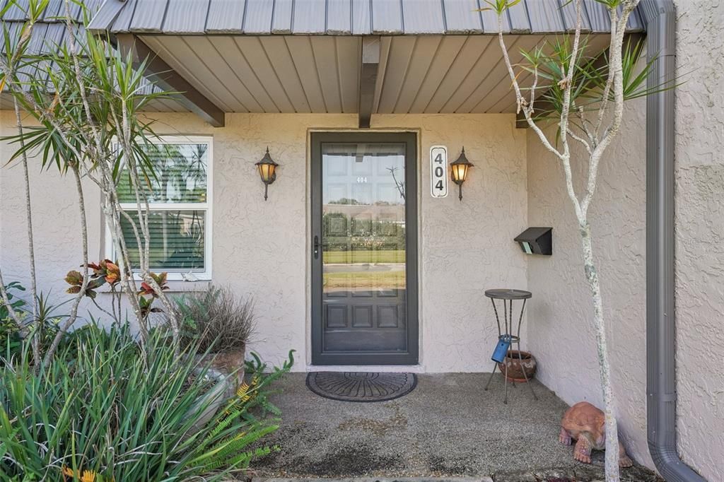 For Sale: $171,500 (1 beds, 1 baths, 784 Square Feet)