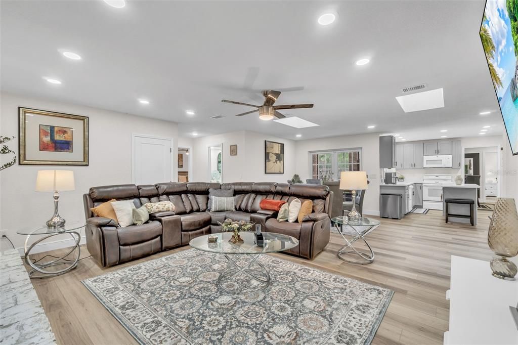 For Sale: $485,000 (4 beds, 2 baths, 1966 Square Feet)