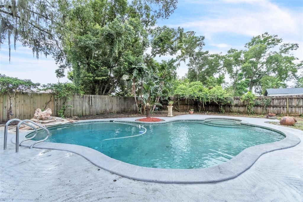 For Sale: $485,000 (4 beds, 2 baths, 1966 Square Feet)