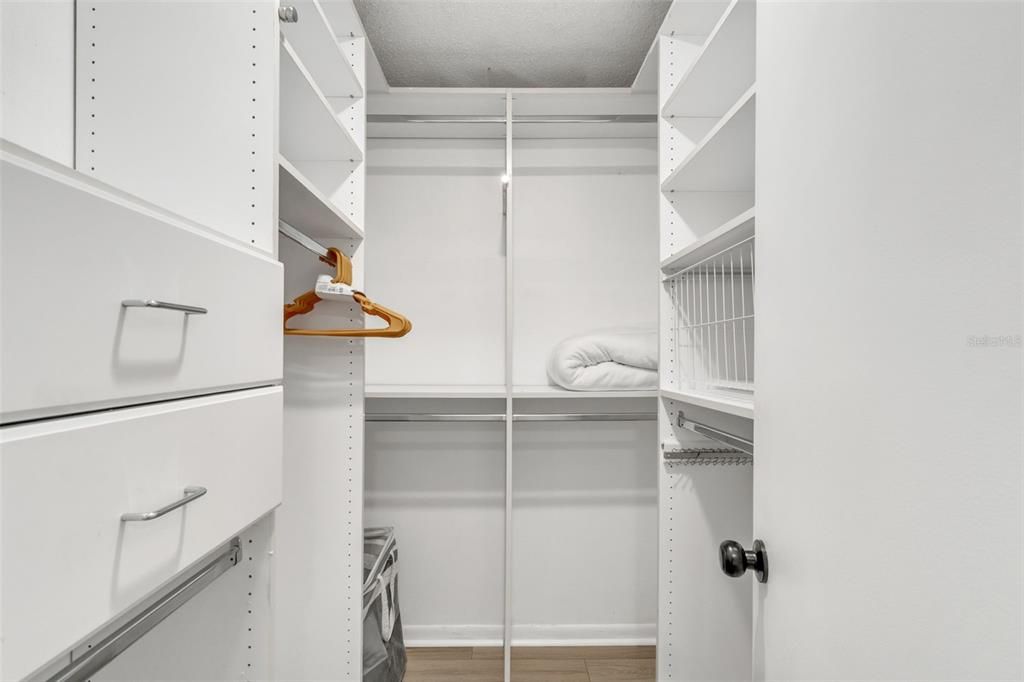 For Sale: $485,000 (4 beds, 2 baths, 1966 Square Feet)