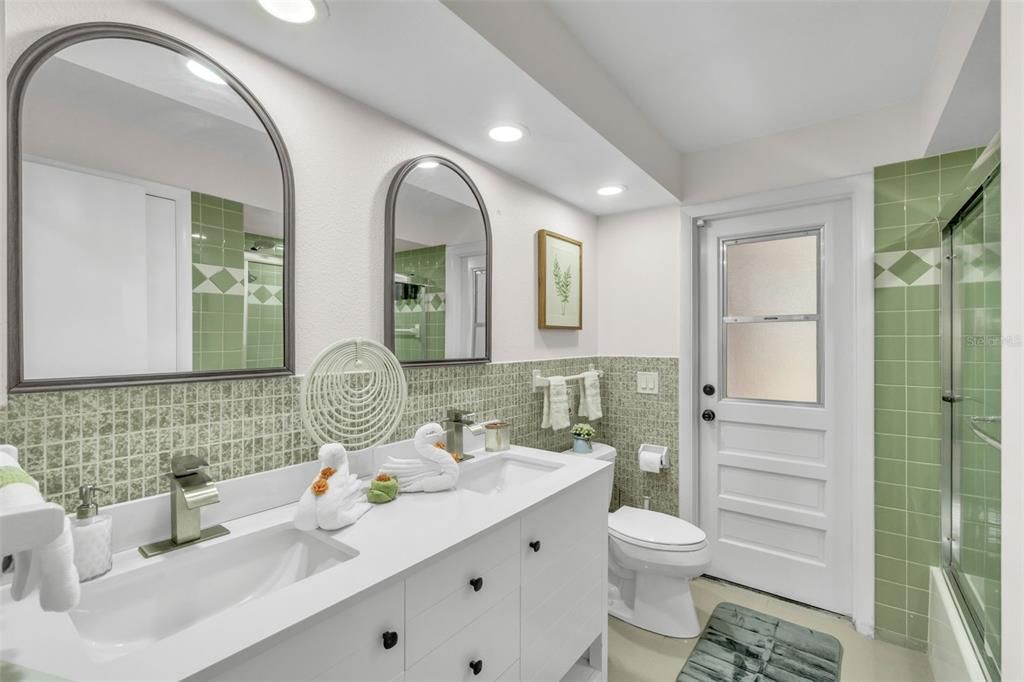 For Sale: $485,000 (4 beds, 2 baths, 1966 Square Feet)