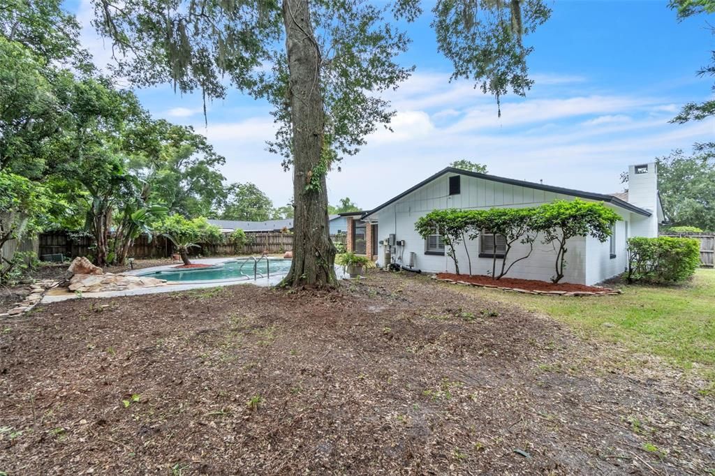 For Sale: $485,000 (4 beds, 2 baths, 1966 Square Feet)