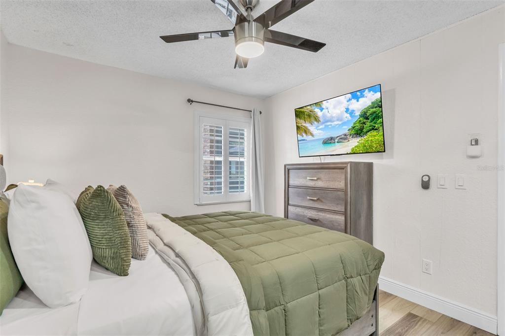 For Sale: $485,000 (4 beds, 2 baths, 1966 Square Feet)