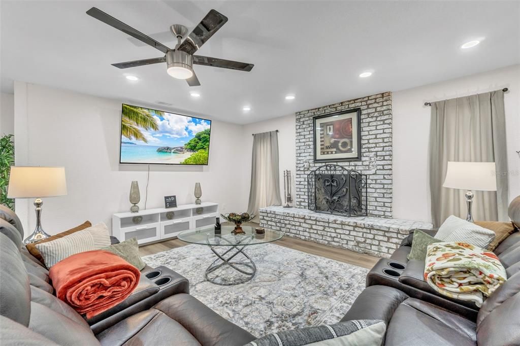 For Sale: $485,000 (4 beds, 2 baths, 1966 Square Feet)