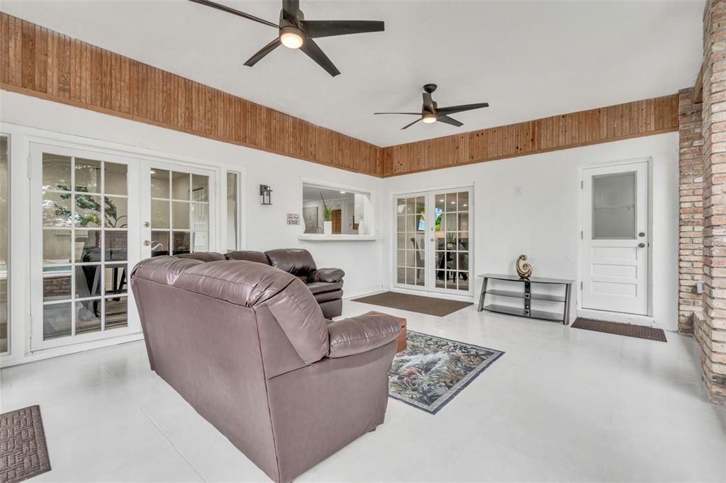 For Sale: $485,000 (4 beds, 2 baths, 1966 Square Feet)