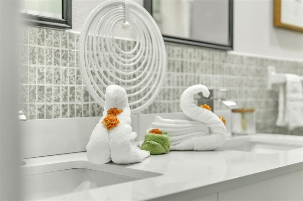 For Sale: $485,000 (4 beds, 2 baths, 1966 Square Feet)