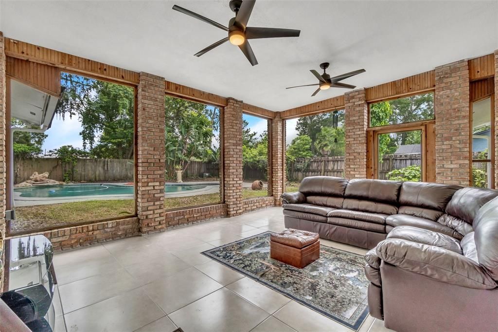 For Sale: $485,000 (4 beds, 2 baths, 1966 Square Feet)