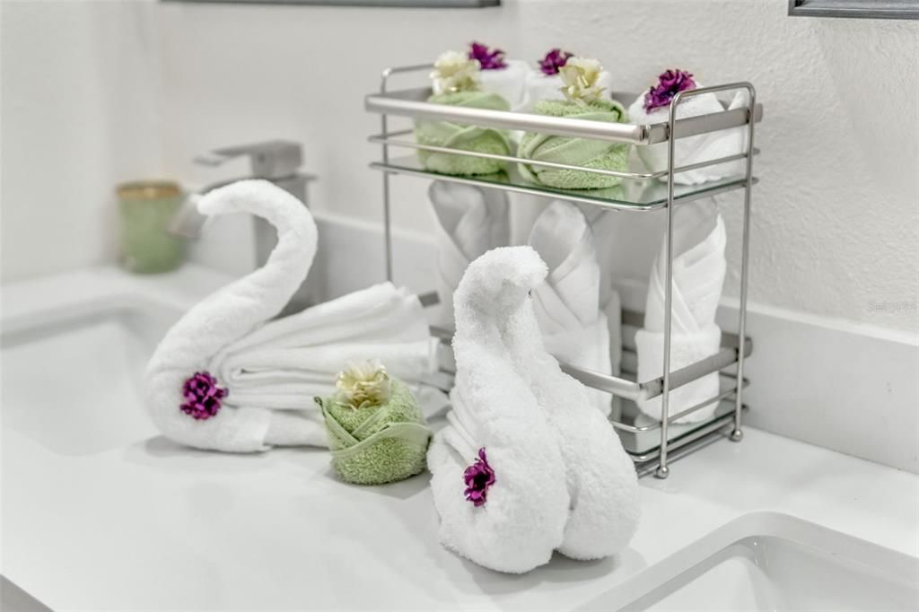 For Sale: $485,000 (4 beds, 2 baths, 1966 Square Feet)