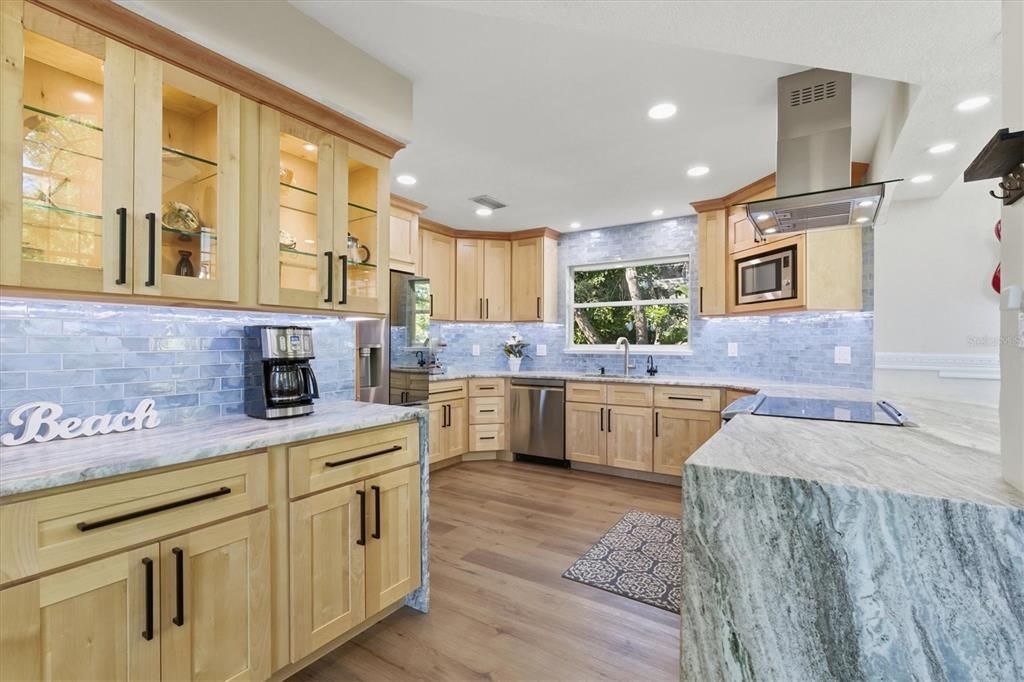 На продажу: $799,000 (3 спален, 2 ванн, 1778 Квадратных фут)